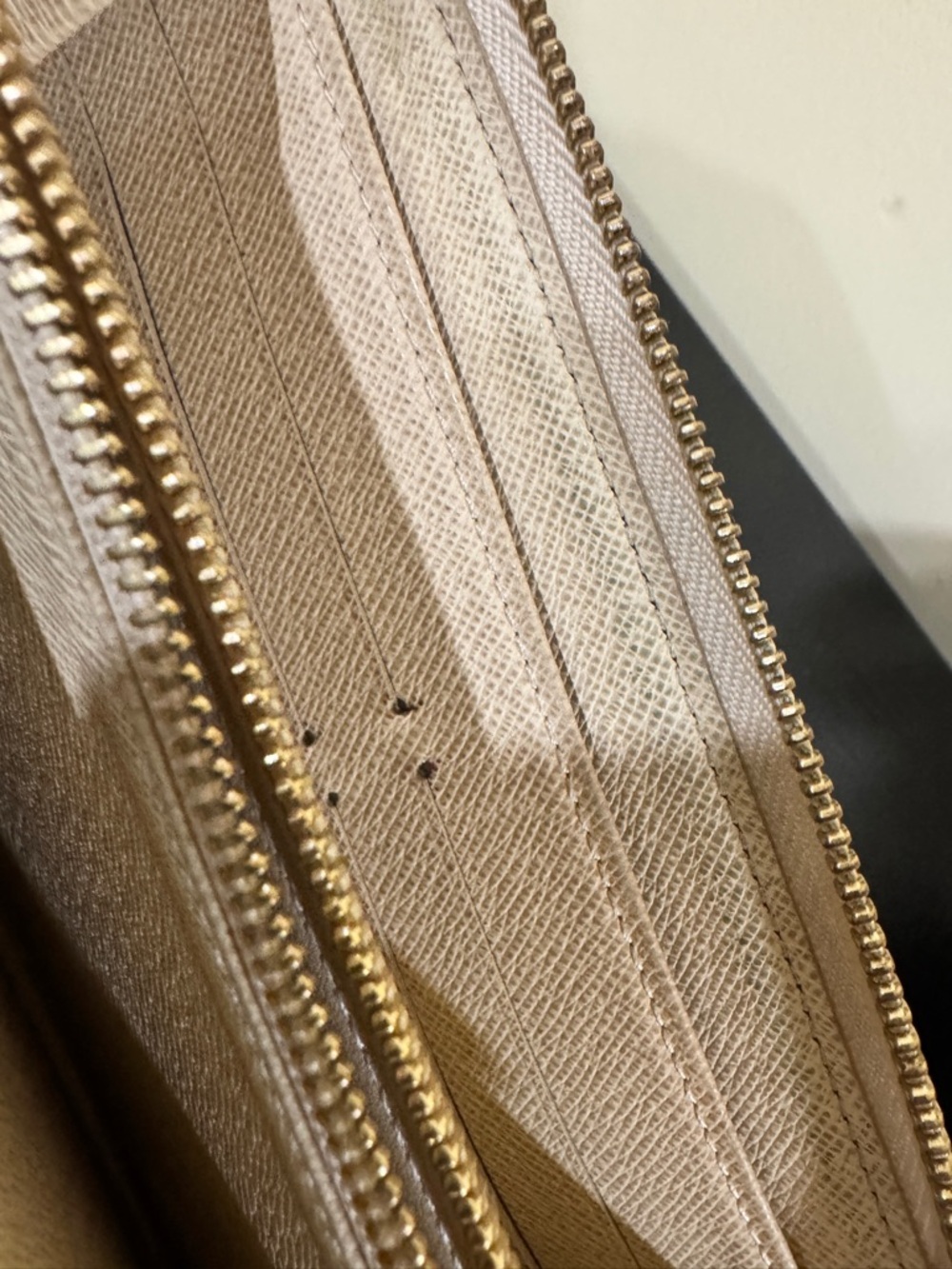 Louis Vuitton Zip Around Wallet - Picture 7 of 16
